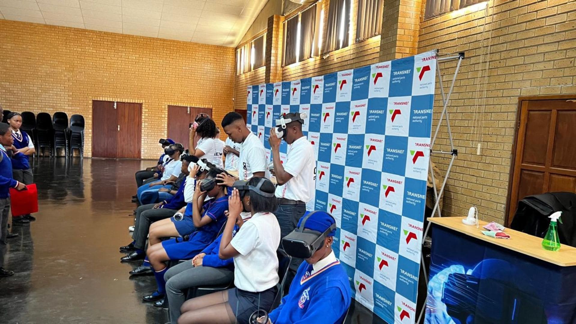 Transnet & VirtualReality.ngo: Navigating the Future of Education with VR